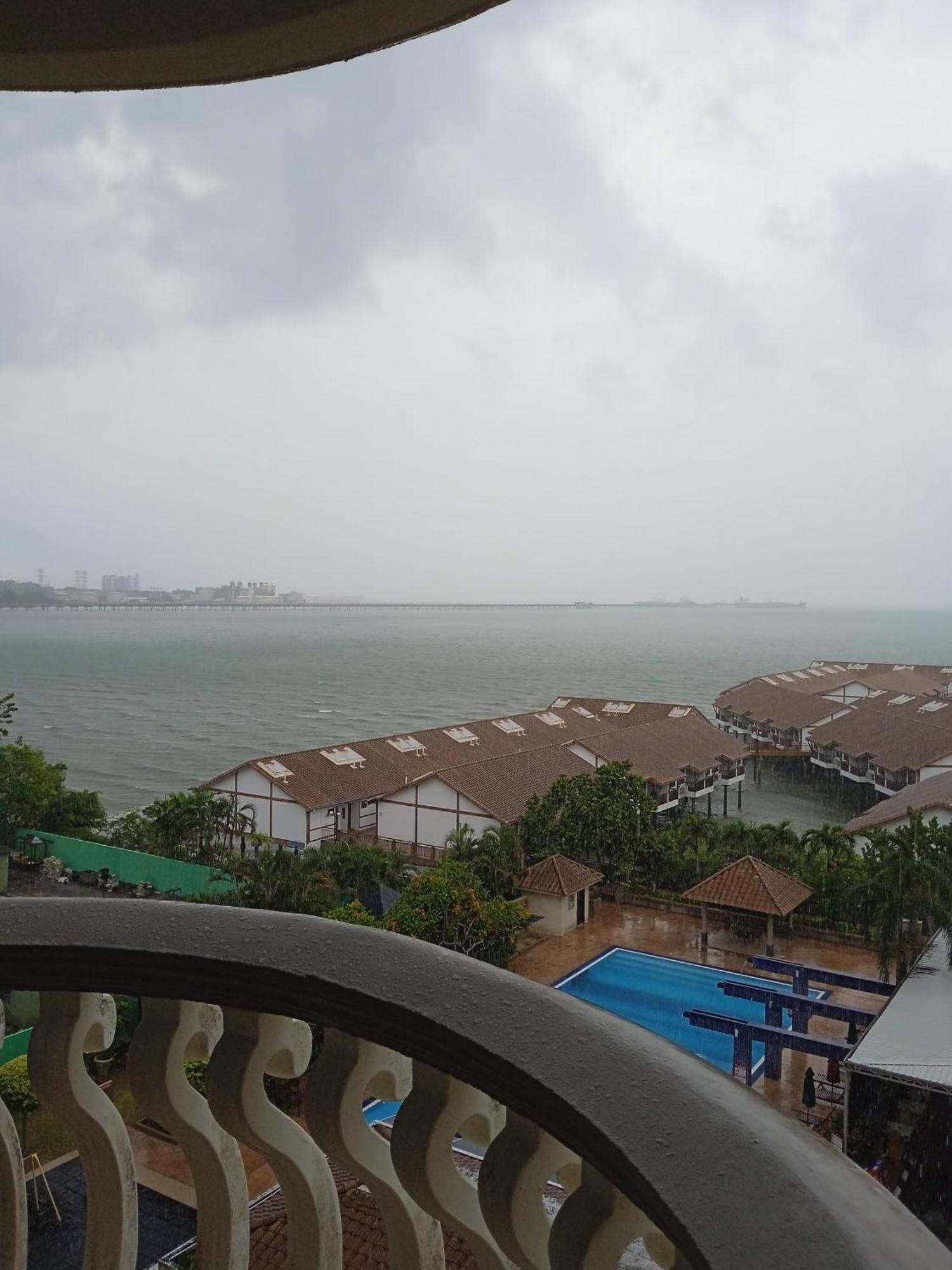 Cozy Seaview Glory Beach Resort Anc Port Dickson Exterior photo